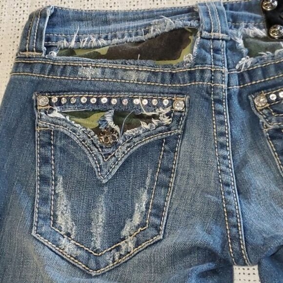 Miss Me Modelo Sz 26 Crop Jeans with Embellishments on Pockets & Belt Loops - Picture 8 of 12
